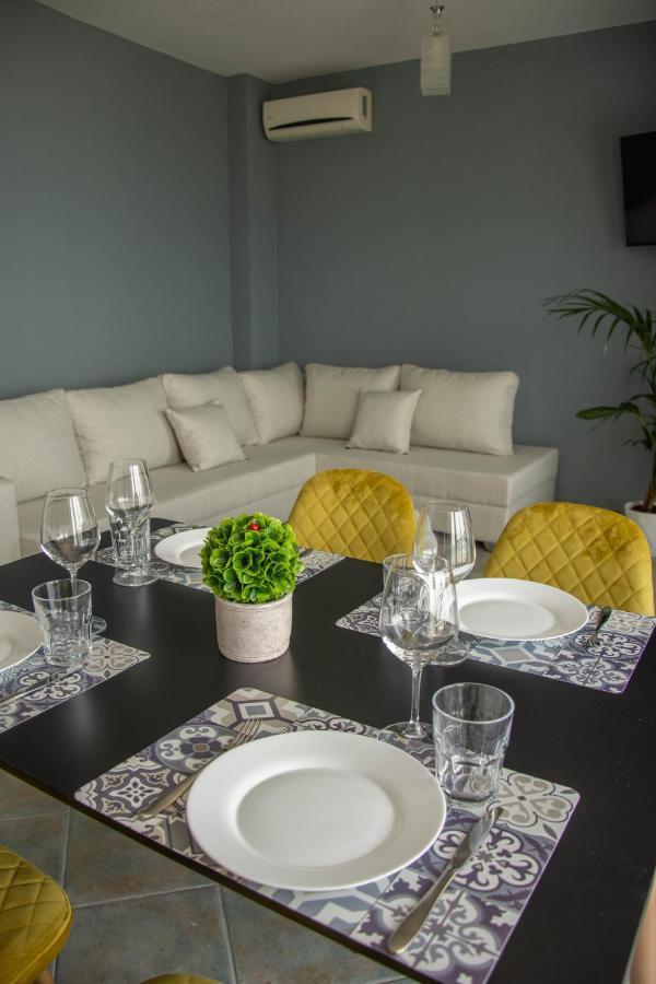 דורס Wave Beachfront Apartments מראה חיצוני תמונה