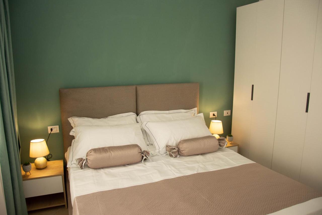 דורס Wave Beachfront Apartments מראה חיצוני תמונה