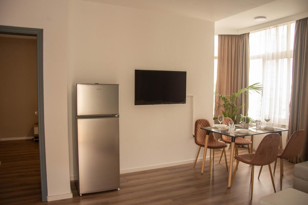 דורס Wave Beachfront Apartments מראה חיצוני תמונה