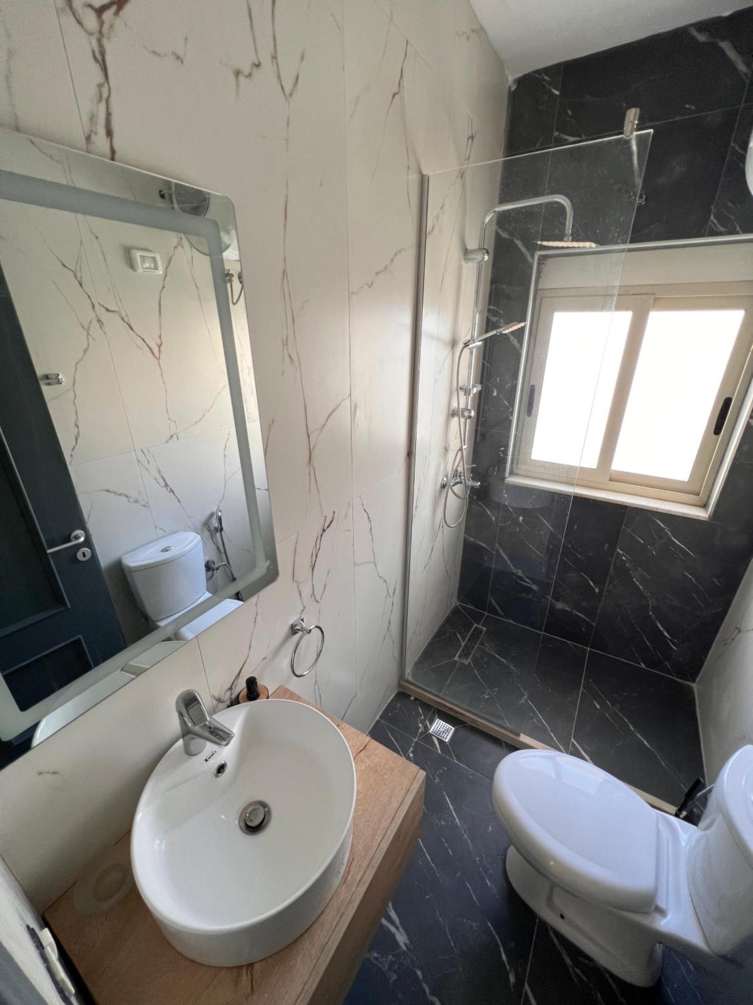 דורס Wave Beachfront Apartments מראה חיצוני תמונה