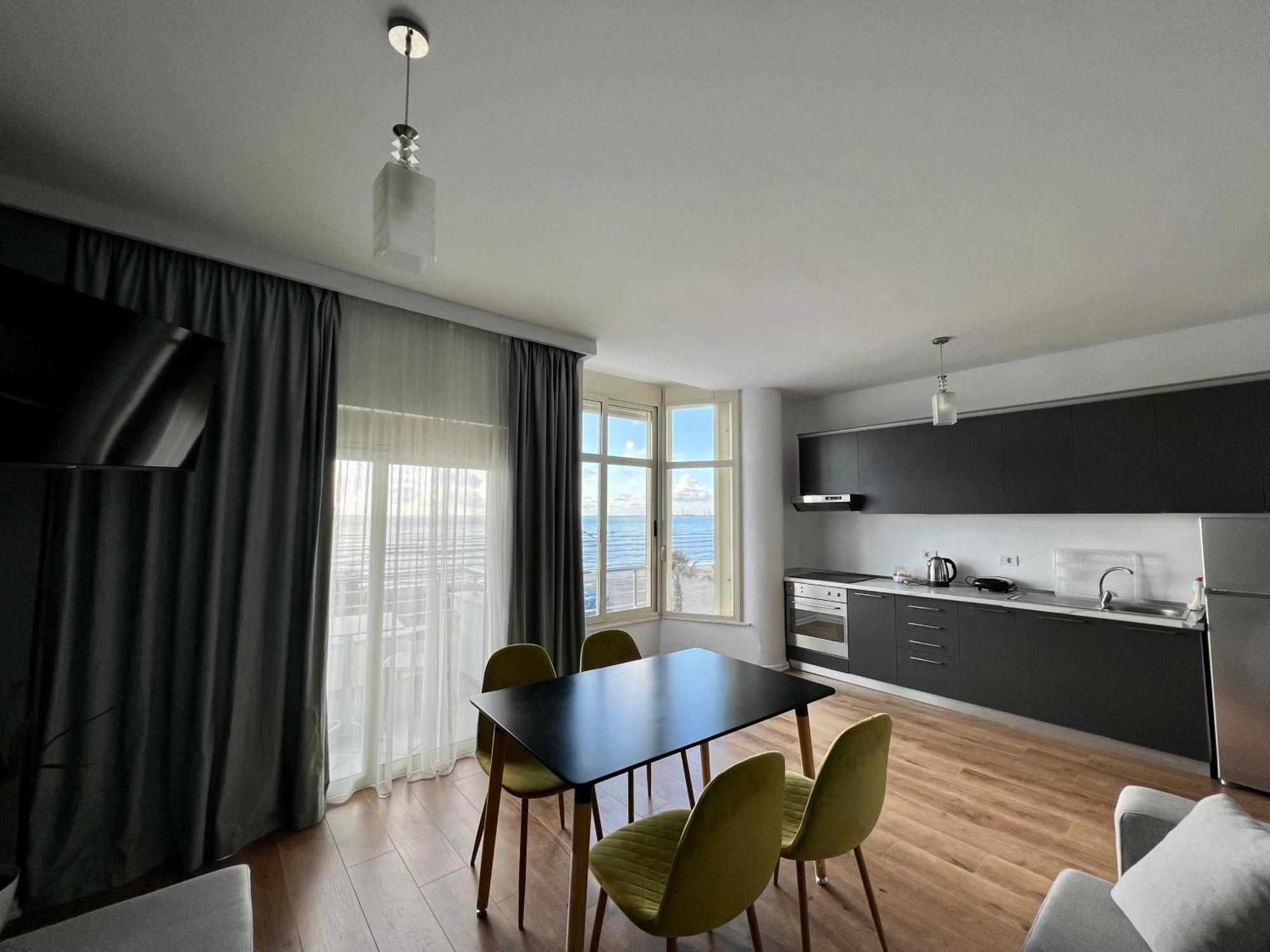 דורס Wave Beachfront Apartments מראה חיצוני תמונה