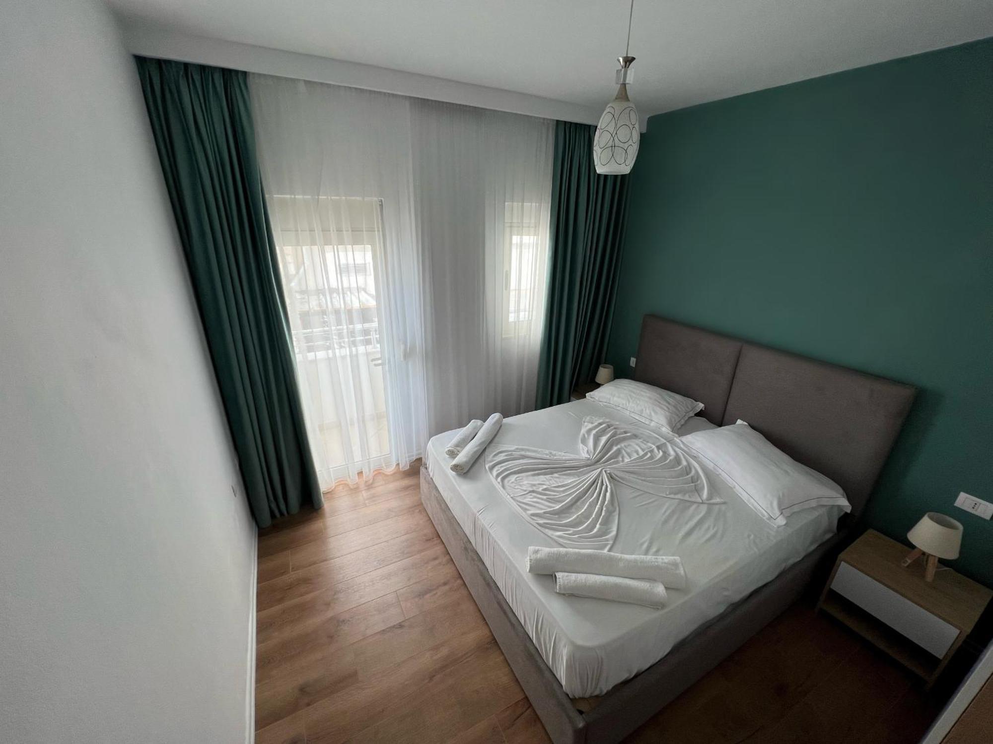 דורס Wave Beachfront Apartments מראה חיצוני תמונה